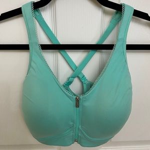 Victoria’s Secret front-close Sports Bra 32DD